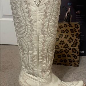 Ariat Cream Western Heeled Boots